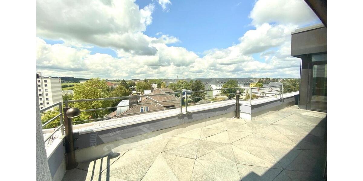 Einfamilienhaus Hof Neuhof - 5 Zimmer, 326 m&sup2;, 1.700&euro; | Angebot:26096955