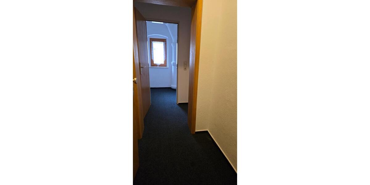Etagenwohnung Lengenfeld - 3 Zimmer, 86 m&sup2;, 430&euro; | Angebot:25805326
