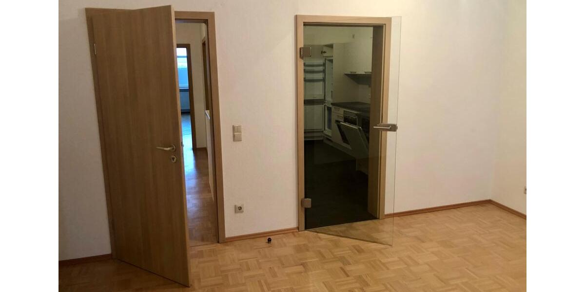 Etagenwohnung Hof Altstadt - 3 Zimmer, 127 m&sup2;, 850&euro; | Angebot:20834619