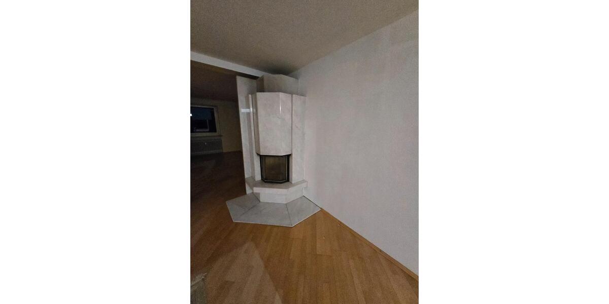 Erdgeschoßwohnung Rehau - 4 Zimmer, 127 m&sup2;, 175.000&euro; | Angebot:25963257