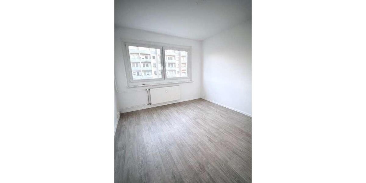 Etagenwohnung Plauen Alt Chrieschwitz - 3 Zimmer, 56 m&sup2;, 282&euro; | Angebot:25782390