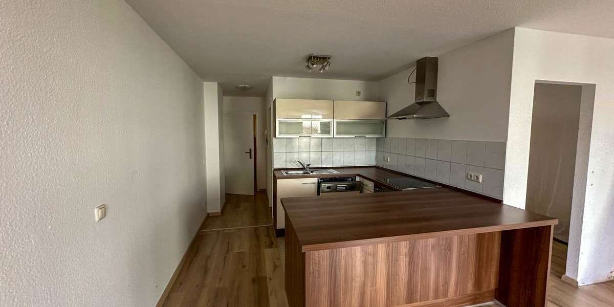 Etagenwohnung Plauen - 1 Zimmer, 42 m&sup2;, 280&euro; | Angebot:25915792