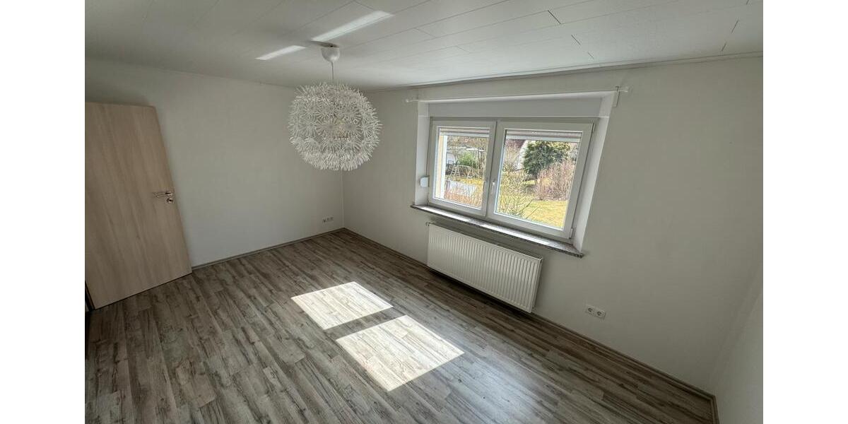 Erdgeschoßwohnung Hof Neuhof - 3 Zimmer, 76 m&sup2;, 750&euro; | Angebot:25992239