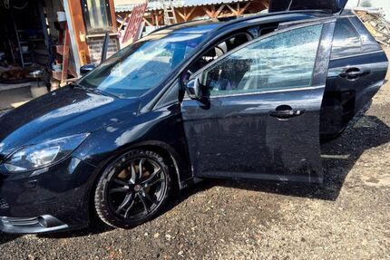Ford Focus 233.092 km 7.500 &euro; Heinsdorfergrund 08468