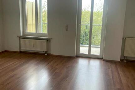 Wohnung Plauen - 2 Zimmer, 61 m&sup2;, 267&euro; | Angebot:24847702