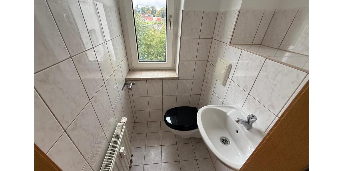 Etagenwohnung Reichenbach im Vogtland - 2 Zimmer, 49 m&sup2;, 225&euro; | Angebot:23150130