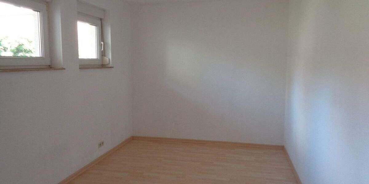 Etagenwohnung Plauen Stadtmitte - 2 Zimmer, 51 m&sup2;, 250&euro; | Angebot:25735508