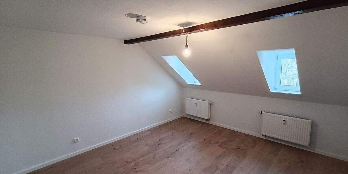 Etagenwohnung Reichenbach im Vogtland Reichenbach - 3 Zimmer, 74 m&sup2;, 450&euro; | Angebot:25665720