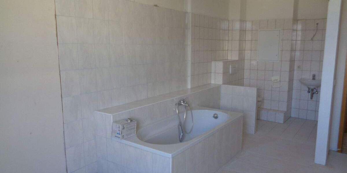 Etagenwohnung Plauen Westend - 4 Zimmer, 108 m&sup2;, 440&euro; | Angebot:25687459