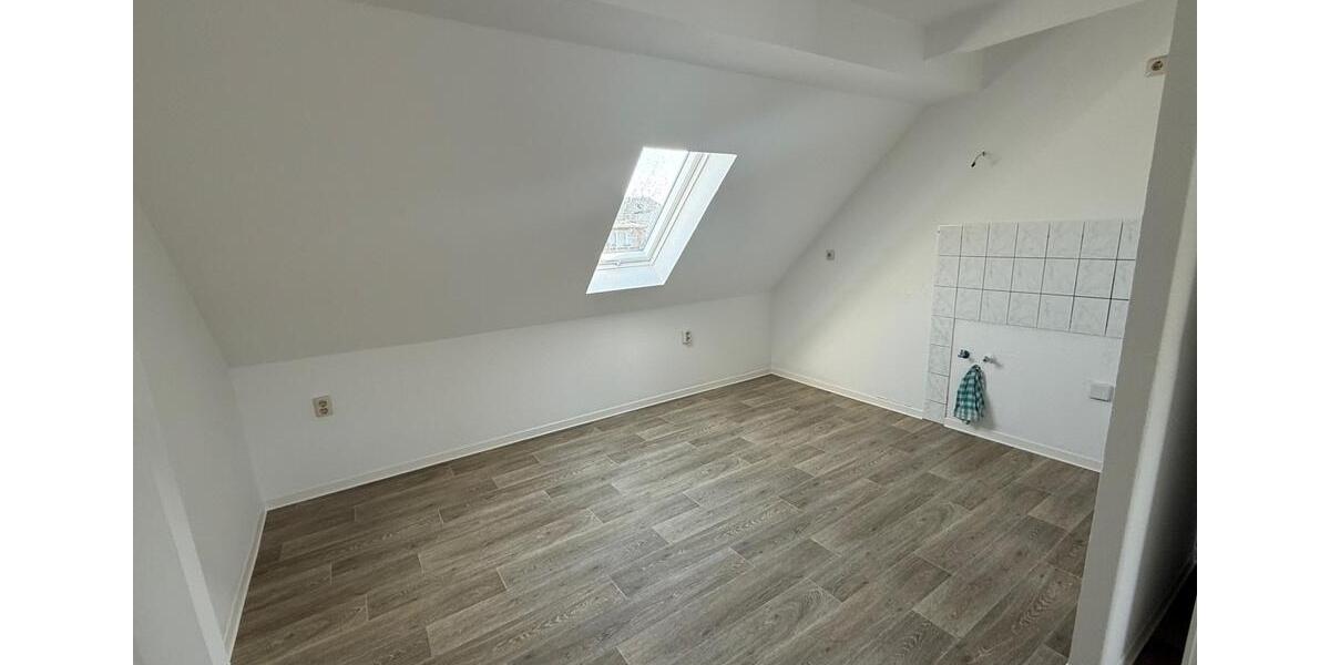 Dachgeschoßwohnung Plauen Altstadt - 2 Zimmer, 41 m&sup2;, 205&euro; | Angebot:25426475