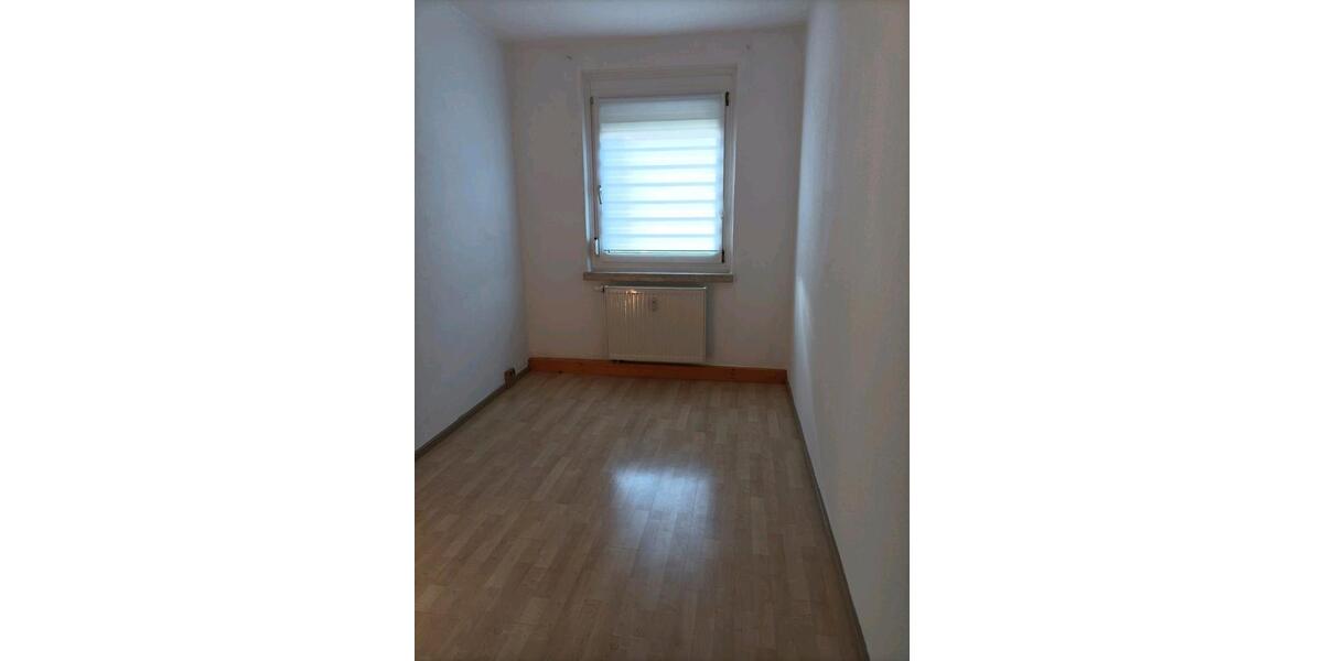 Erdgeschoßwohnung Weischlitz - 3 Zimmer, 69 m&sup2;, 59.000&euro; | Angebot:26522960