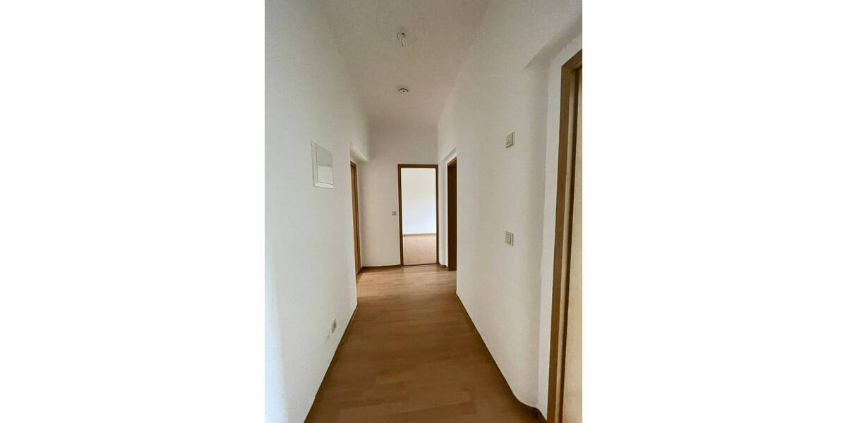 Etagenwohnung Plauen Stadtmitte - 3 Zimmer, 63 m&sup2;, 300&euro; | Angebot:25674922