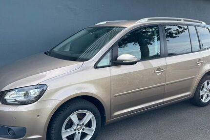 VW Touran 104.885 km 7.800 &euro; Langenwetzendorf 07957