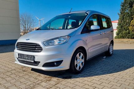 Ford Tourneo Courier 218.044 km 2.599 &euro; Tanna 07922