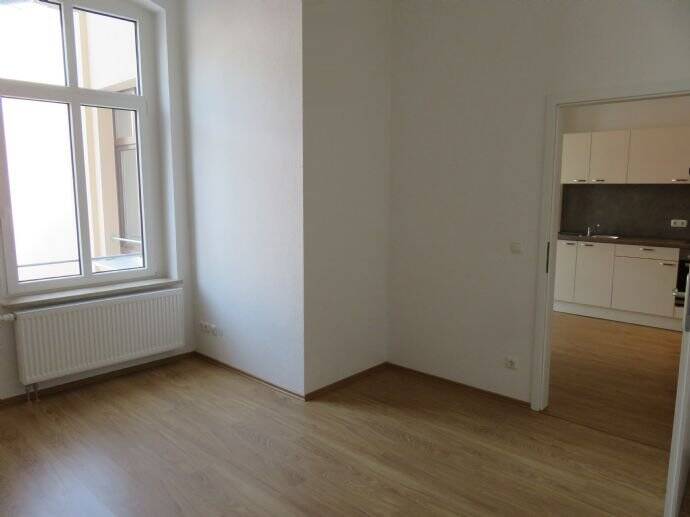 Etagenwohnung Plauen Stadtmitte - 2 Zimmer, 42 m&sup2;, 265&euro; | Angebot:25995809