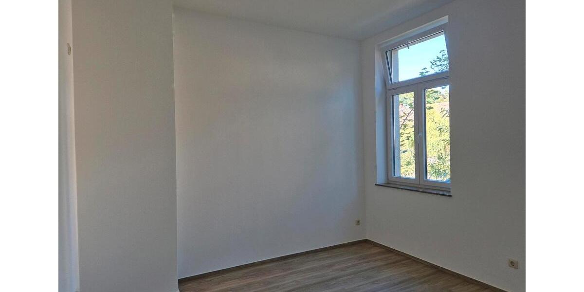Hochparterre Netzschkau - 4 Zimmer, 97 m&sup2;, 590&euro; | Angebot:25105396