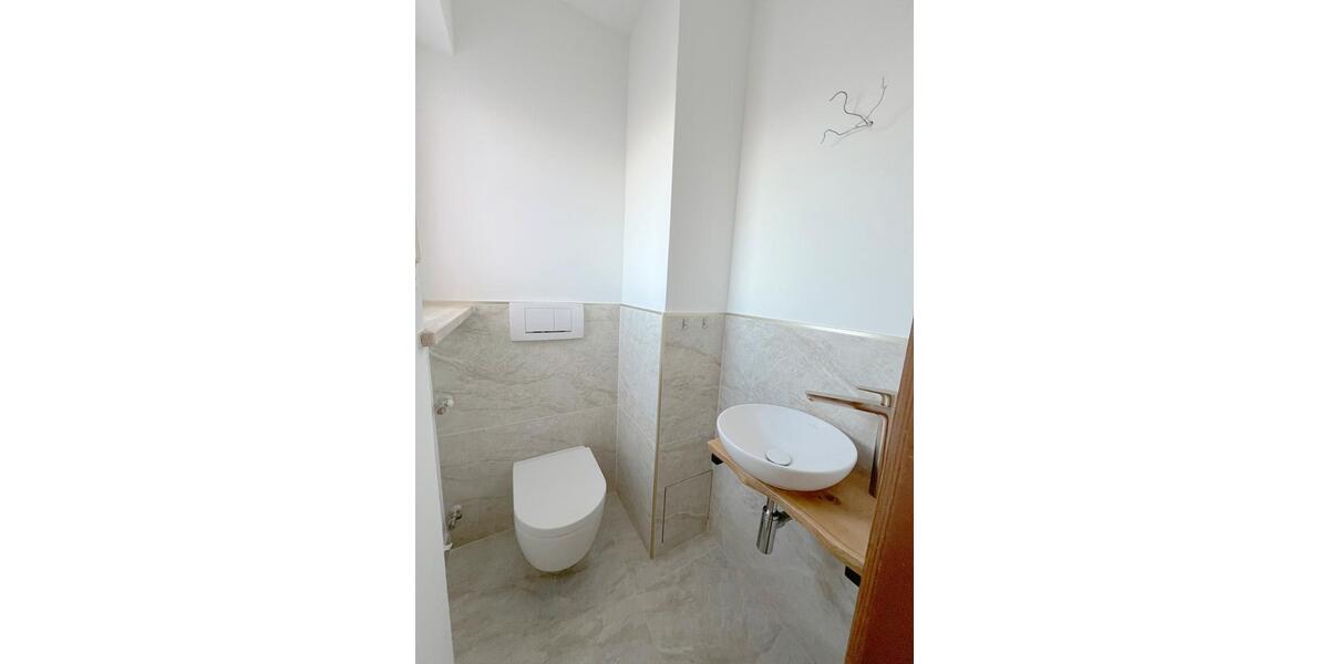 Einfamilienhaus Hof Neuhof - 5 Zimmer, 326 m&sup2;, 1.700&euro; | Angebot:26096955