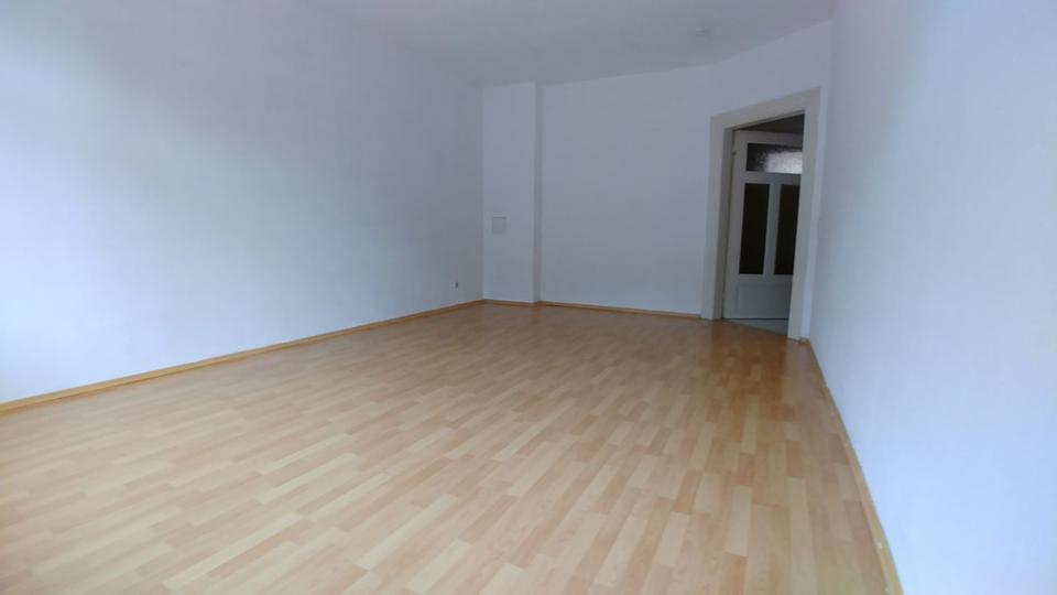 Etagenwohnung Greiz - 2 Zimmer, 64 m&sup2;, 320&euro; | Angebot:16811892