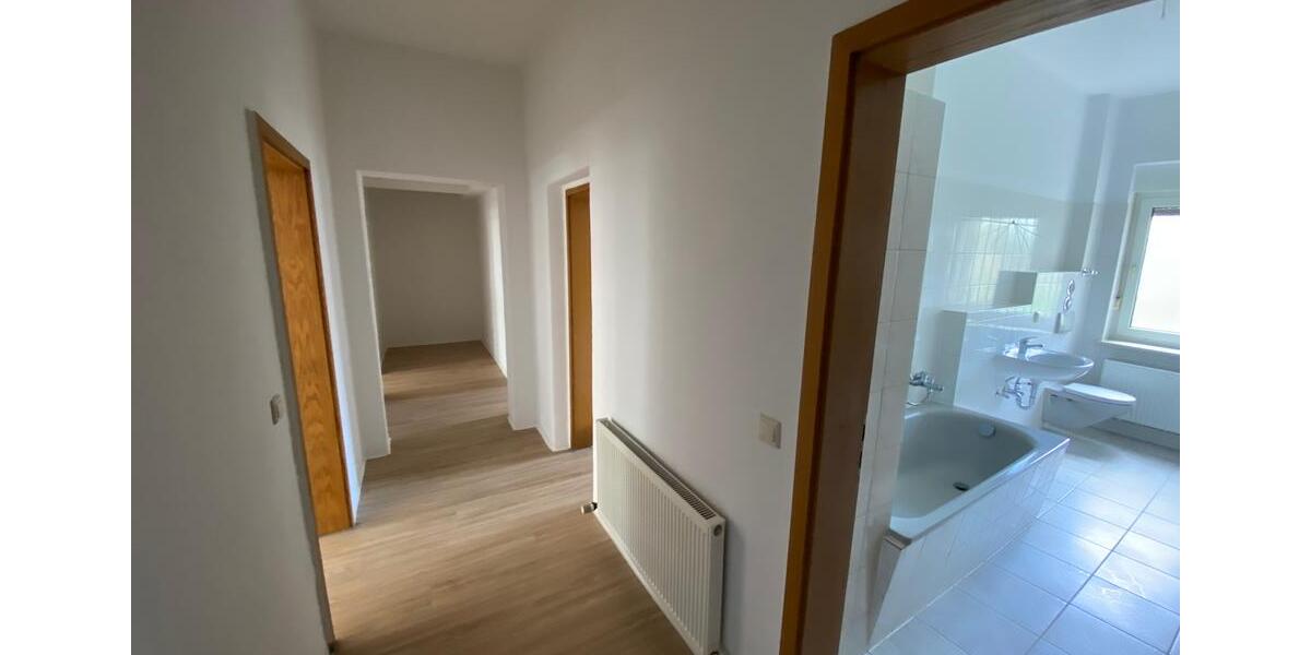 Etagenwohnung Greiz - 3 Zimmer, 86 m&sup2;, 430&euro; | Angebot:25550351