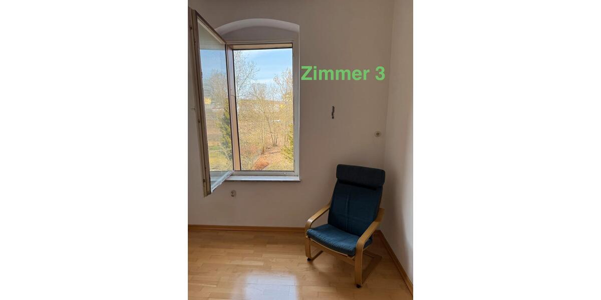 Etagenwohnung Hof Altstadt - 4 Zimmer, 110 m&sup2;, 330&euro; | Angebot:25964485
