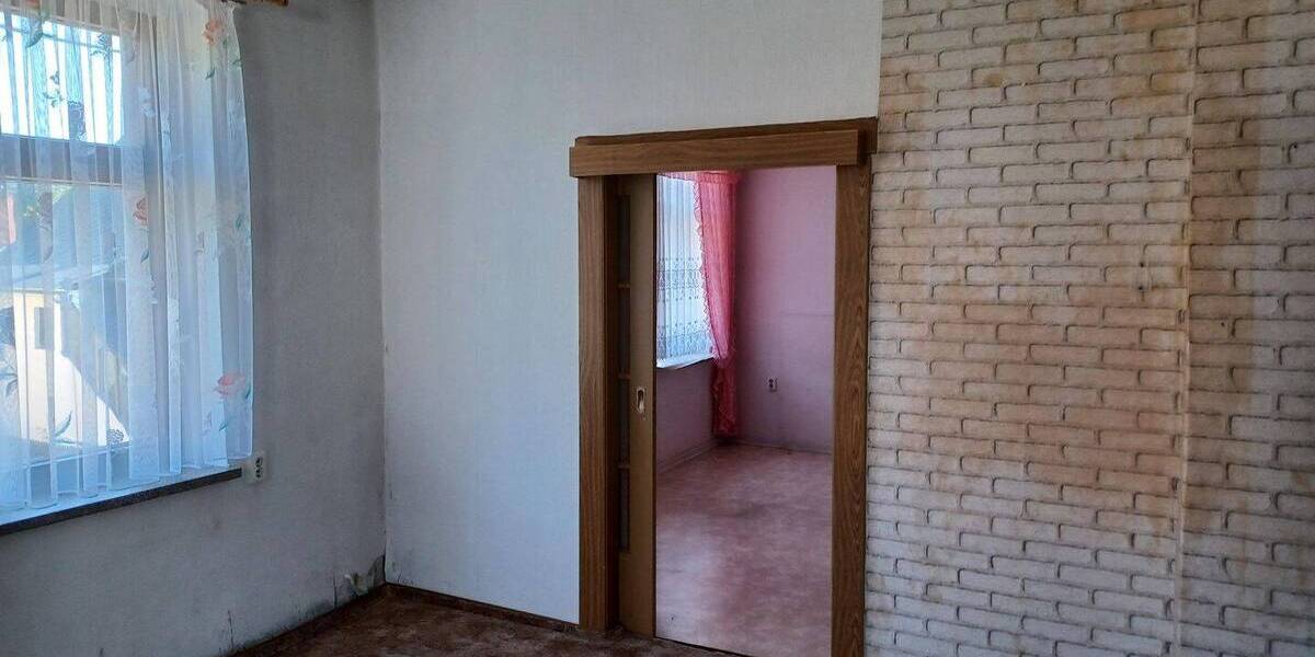 Doppelhaushälfte Pausa - 7 Zimmer, 185 m&sup2;, 65.000&euro; | Angebot:25741449