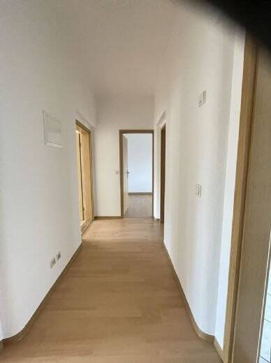 Etagenwohnung Plauen Stadtmitte - 3 Zimmer, 71 m&sup2;, 320&euro; | Angebot:25674920