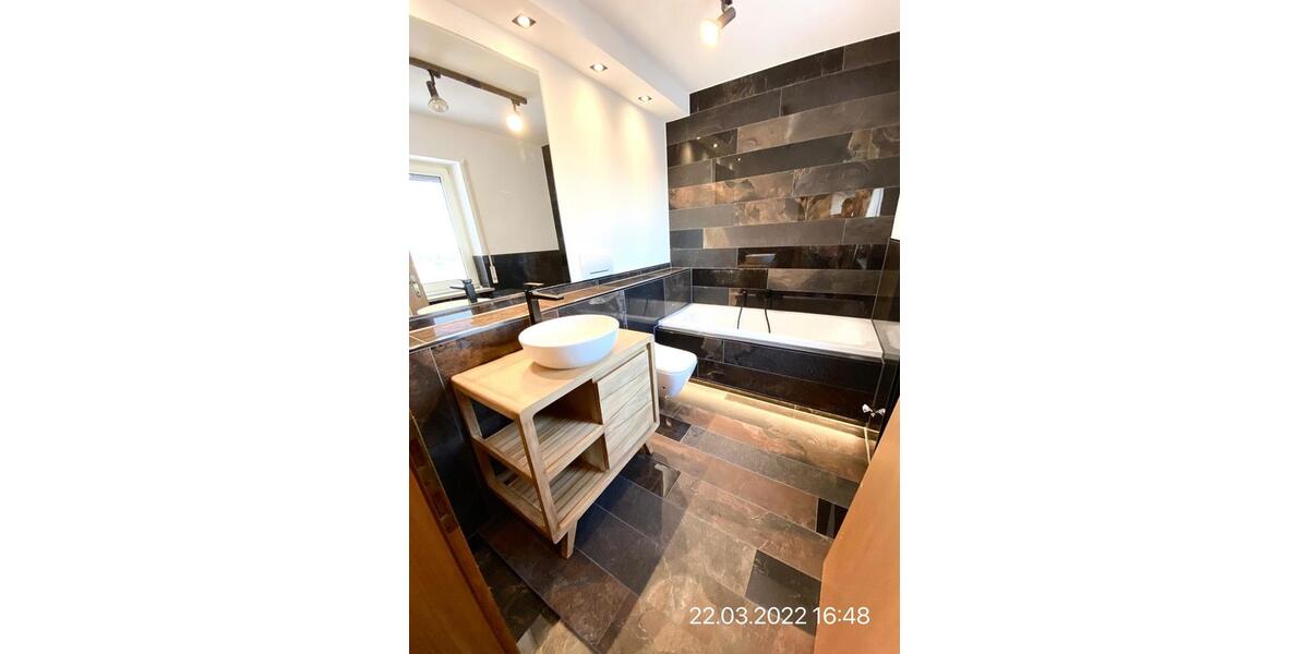 Einfamilienhaus Hof Neuhof - 5 Zimmer, 326 m&sup2;, 1.700&euro; | Angebot:26096955
