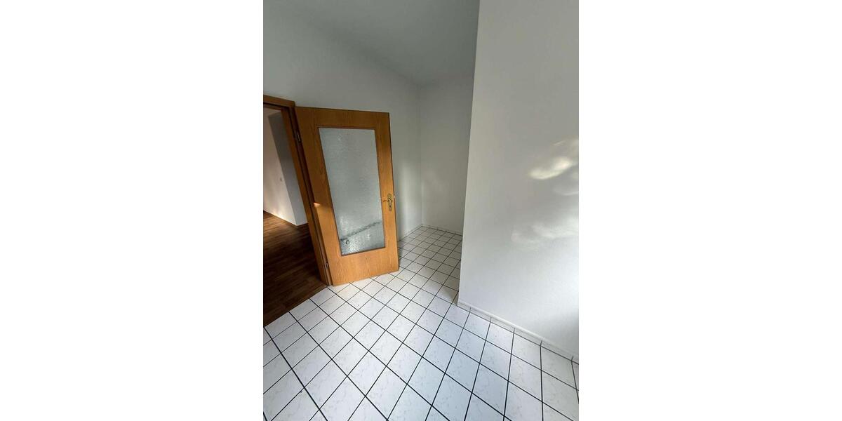 Etagenwohnung Plauen - 2 Zimmer, 66 m&sup2;, 328&euro; | Angebot:24587970