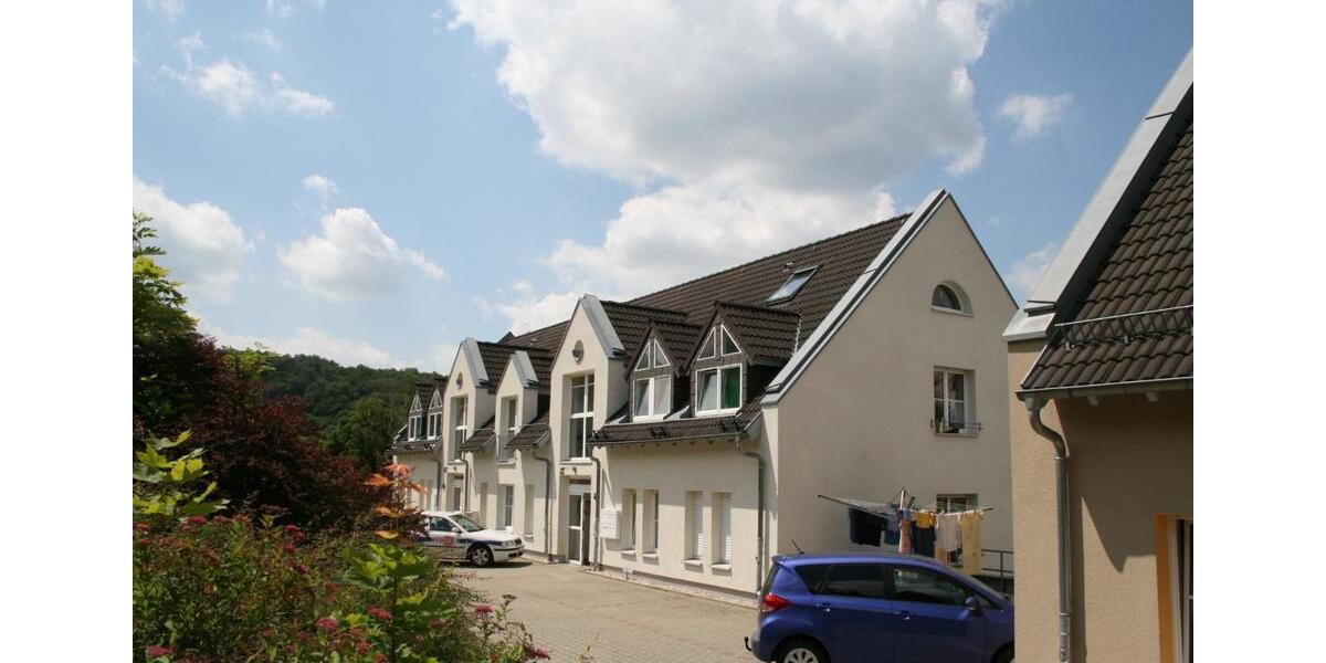 Etagenwohnung Reichenbach im Vogtland - 2.5 Zimmer, 69 m&sup2;, 380&euro; | Angebot:24610460