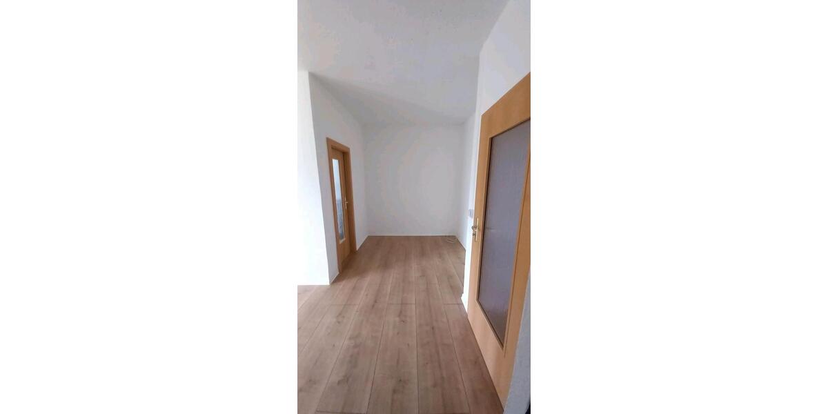 Etagenwohnung Plauen - 3 Zimmer, 58 m&sup2;, 300&euro; | Angebot:25965275