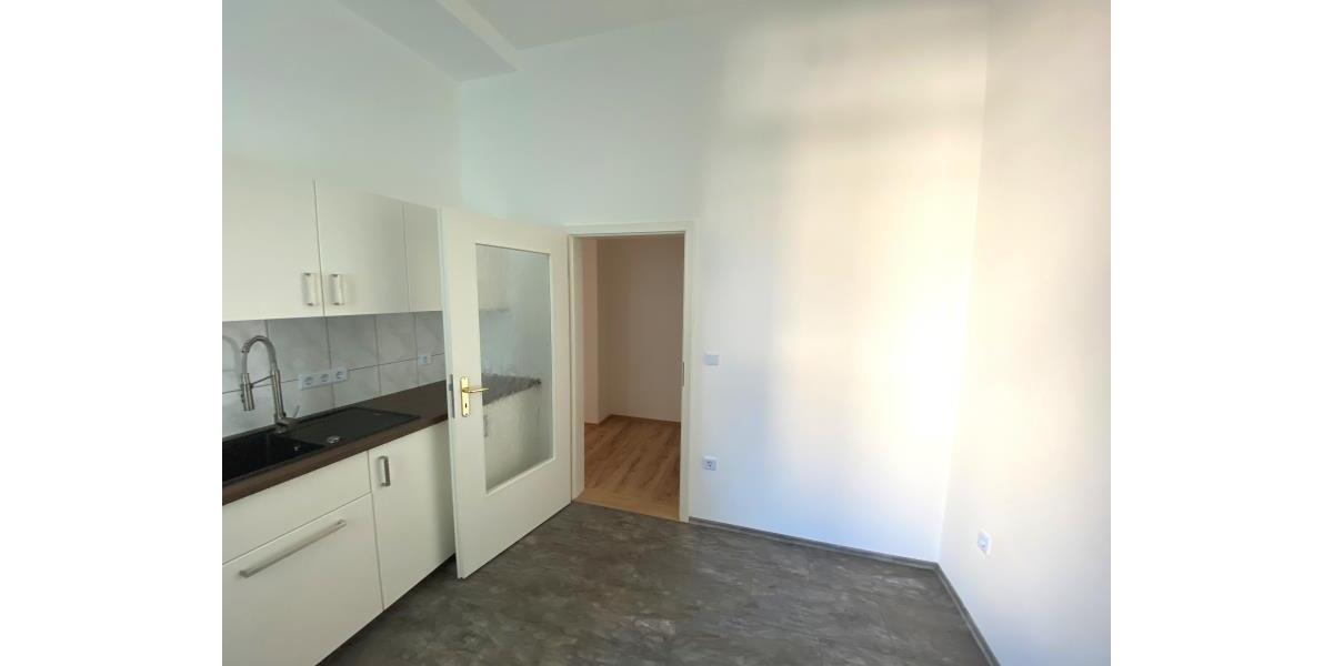 Etagenwohnung Plauen - 2 Zimmer, 63 m&sup2;, 375&euro; | Angebot:25055996