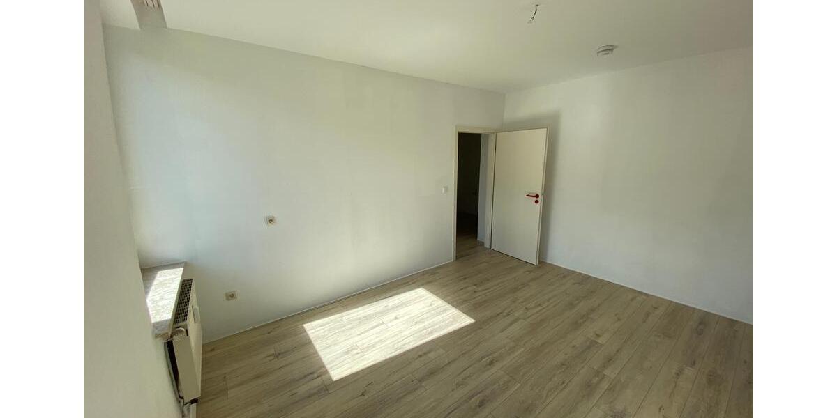 Etagenwohnung Plauen Alt Chrieschwitz - 3 Zimmer, 70 m&sup2;, 350&euro; | Angebot:17334721