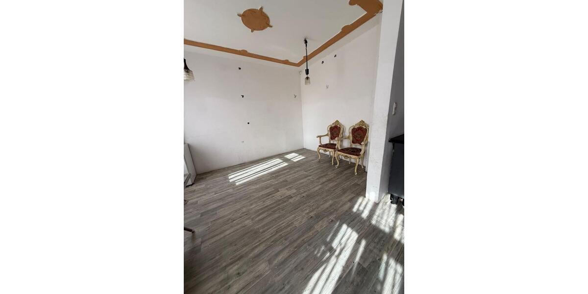 Einfamilienhaus Markneukirchen - 12 Zimmer, 150 m&sup2;, 75.000&euro; | Angebot:27042846