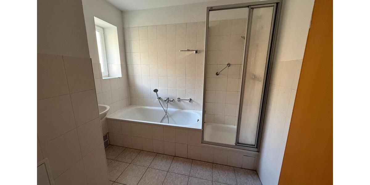 Etagenwohnung Greiz - 3 Zimmer, 79 m&sup2;, 465&euro; | Angebot:26050264