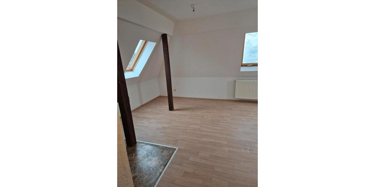 Dachgeschoßwohnung Plauen - 2 Zimmer, 39 m&sup2;, 390&euro; | Angebot:24444214