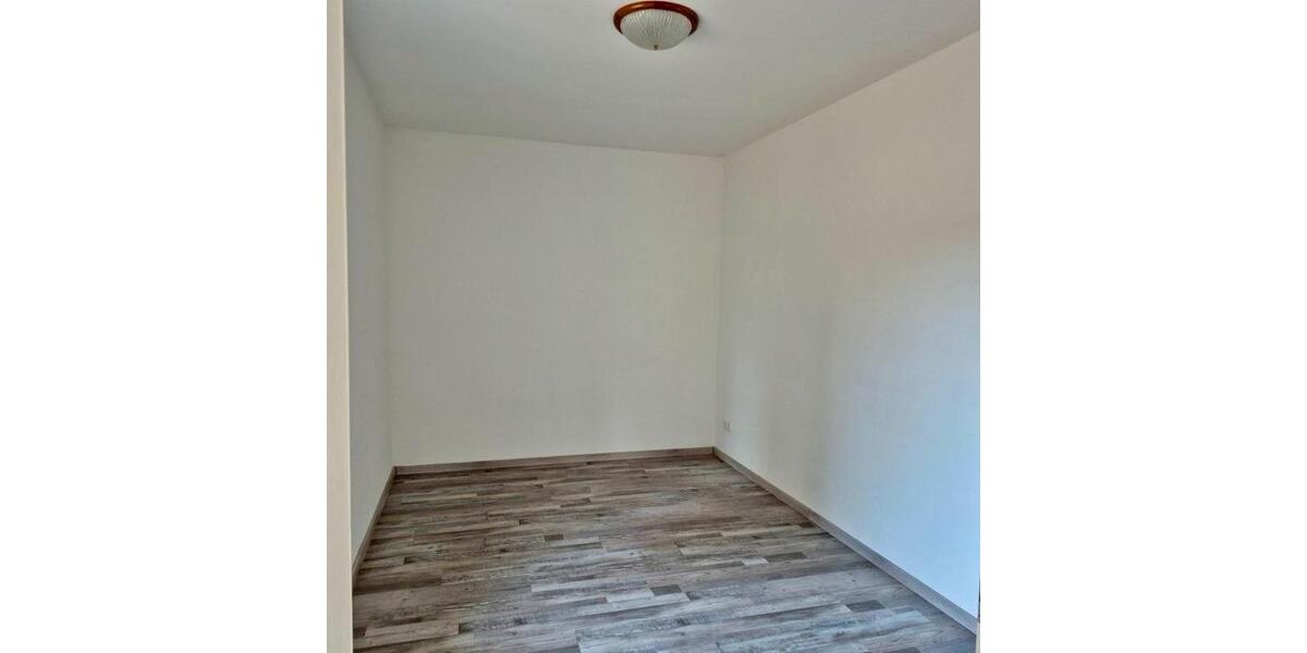 Erdgeschoßwohnung Reichenbach im Vogtland - 2 Zimmer, 58 m&sup2;, 530&euro; | Angebot:25418281