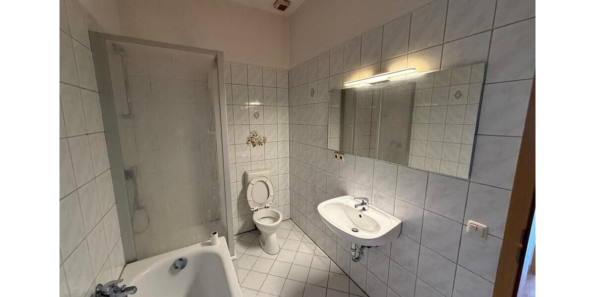 Etagenwohnung Plauen - 3 Zimmer, 96 m&sup2;, 480&euro; | Angebot:25887081