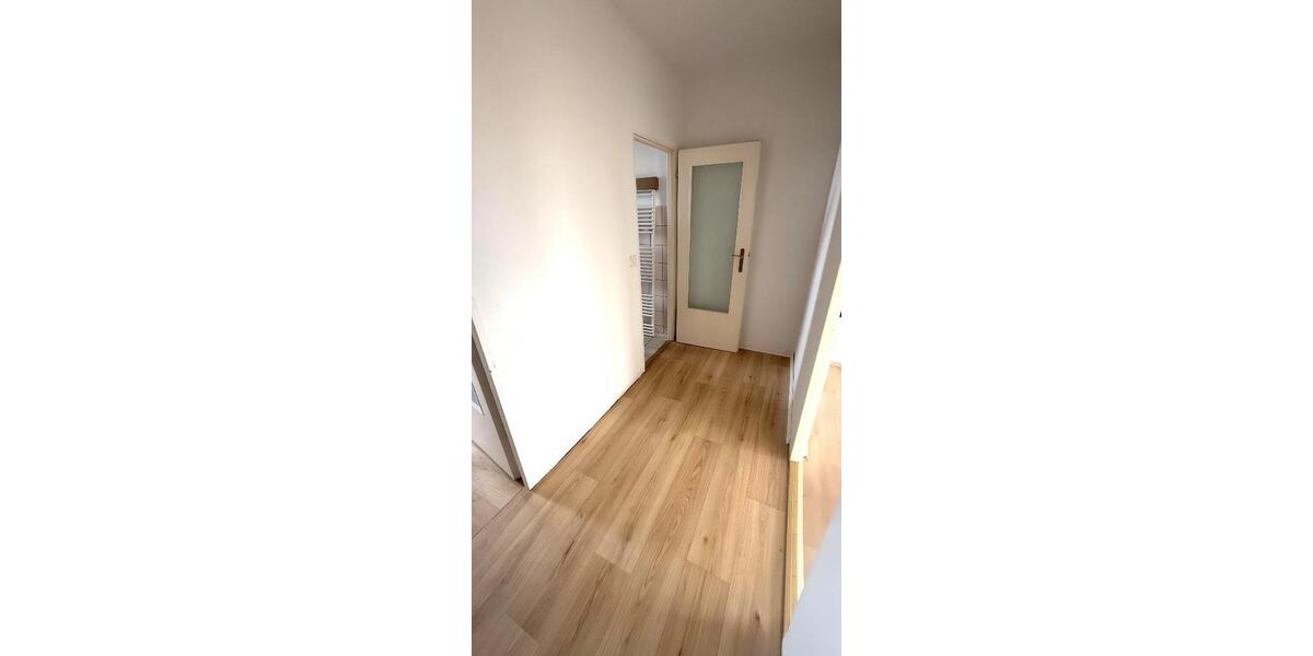 Etagenwohnung Netzschkau - 2 Zimmer, 46 m&sup2;, 300&euro; | Angebot:26040349