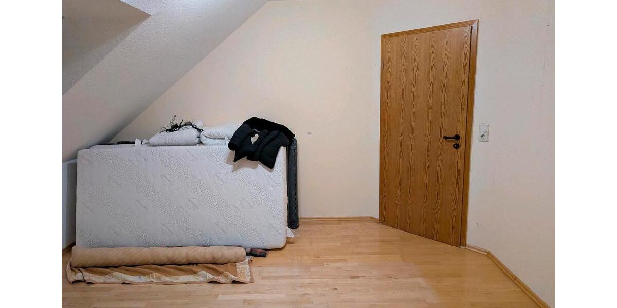 Dachgeschoßwohnung Köditz - 3 Zimmer, 89 m&sup2;, 270.000&euro; | Angebot:25098582