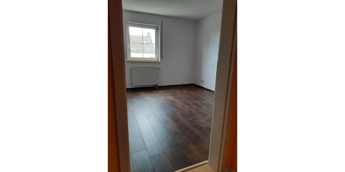 Etagenwohnung Döhlau - 3 Zimmer, 78 m&sup2;, 640&euro; | Angebot:26007894