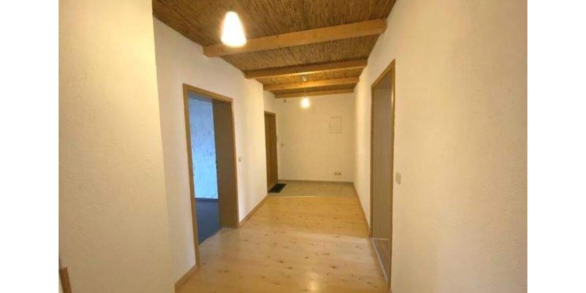 Etagenwohnung Plauen Altstadt - 2 Zimmer, 66 m&sup2;, 430&euro; | Angebot:25083288