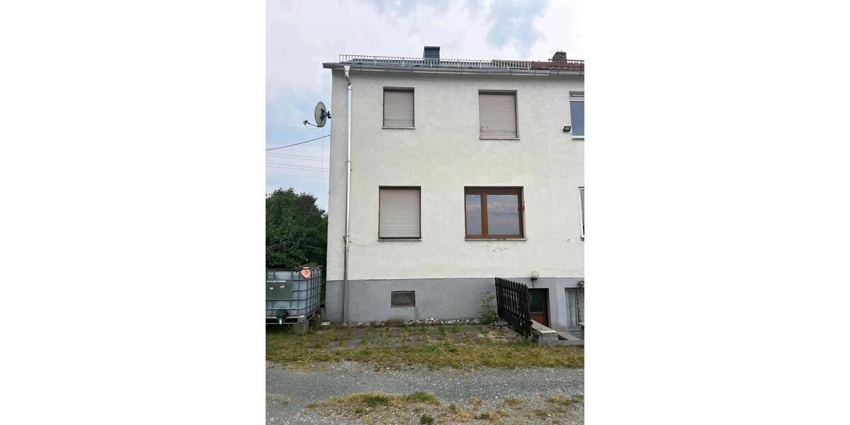 Reihenhaus Weischlitz - 7 Zimmer, 80 m&sup2;, 69.500&euro; | Angebot:25800444