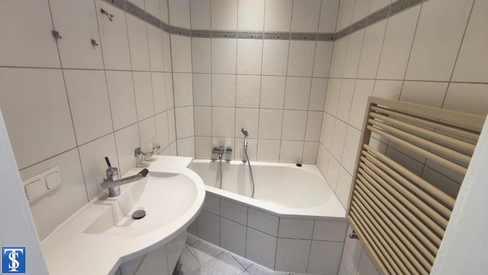 Etagenwohnung Plauen Bahnhofsvorstadt - 4 Zimmer, 105 m&sup2;, 600&euro; | Angebot:20200948