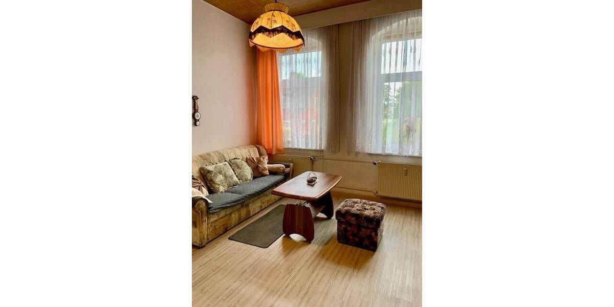 Reihenmittelhaus Netzschkau - 8 Zimmer, 176 m&sup2;, 70.000&euro; | Angebot:25741454