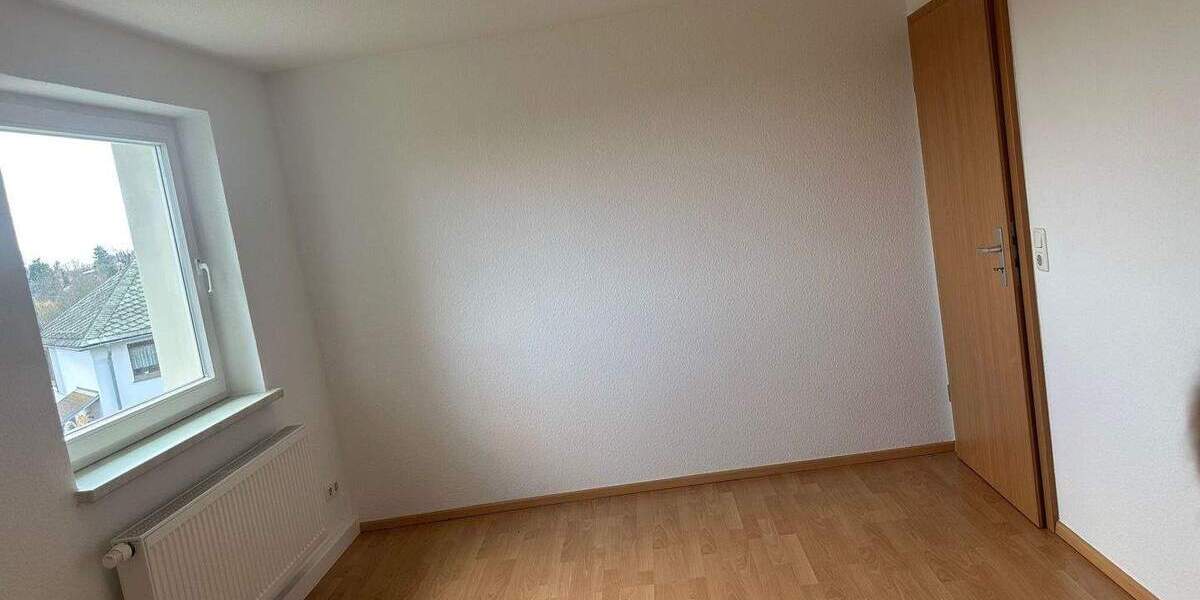 Etagenwohnung Netzschkau - 2 Zimmer, 54 m&sup2;, 272&euro; | Angebot:25898194