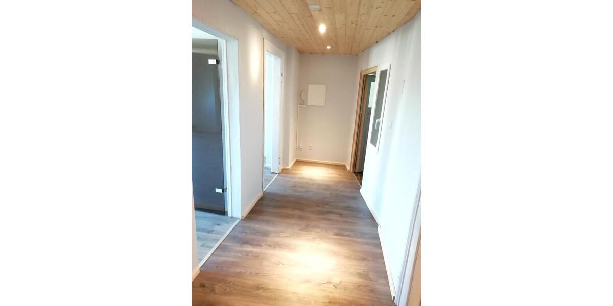 Dachgeschoßwohnung Plauen Bahnhofsvorstadt - 2 Zimmer, 60 m&sup2;, 290&euro; | Angebot:26002307