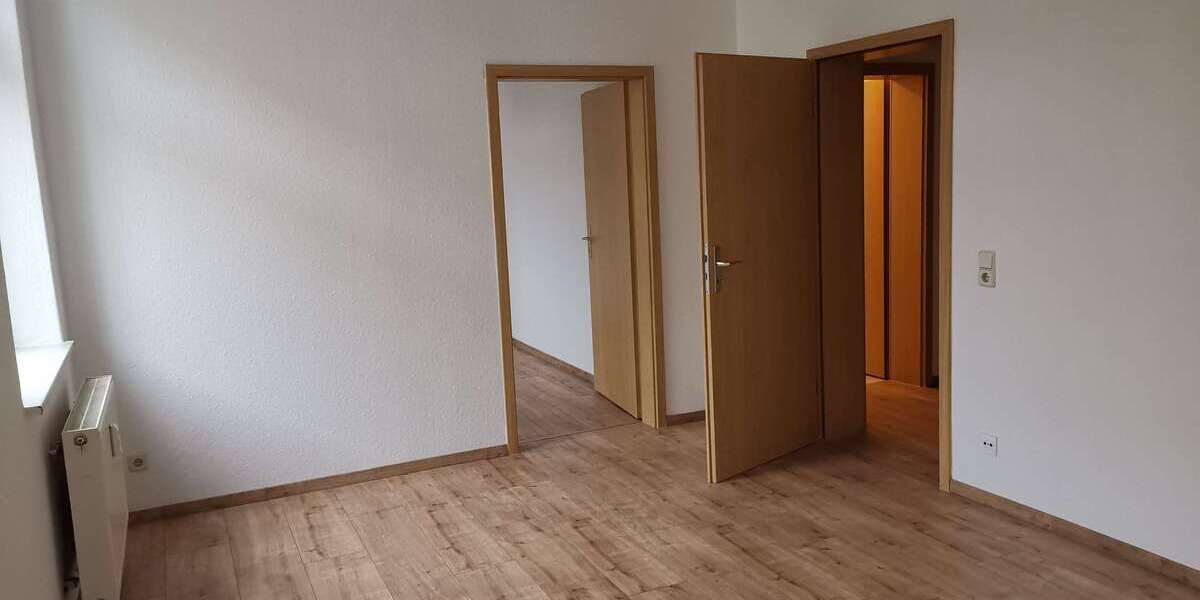 Etagenwohnung Plauen Neundorfer Vorstadt - 2 Zimmer, 50 m&sup2;, 275&euro; | Angebot:26273871