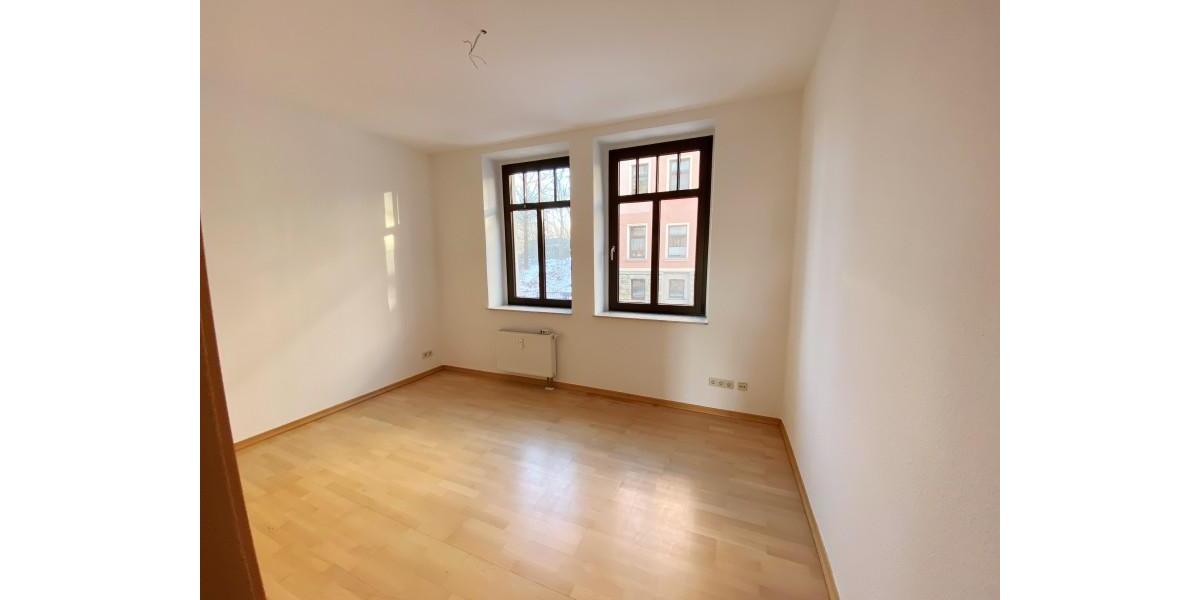 Etagenwohnung Reichenbach im Vogtland - 3 Zimmer, 81 m&sup2;, 490&euro; | Angebot:25054405
