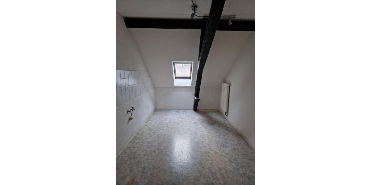 Dachgeschoßwohnung Lengenfeld - 2 Zimmer, 69 m&sup2;, 310&euro; | Angebot:25124988