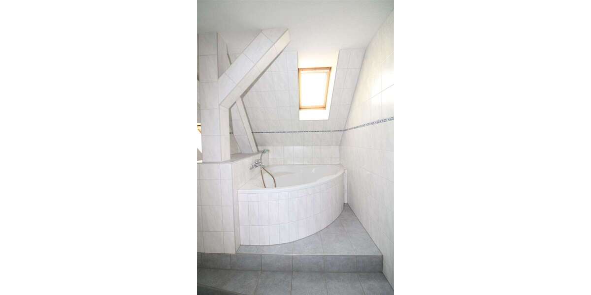 Etagenwohnung Plauen Bahnhofsvorstadt - 2 Zimmer, 69 m&sup2;, 285&euro; | Angebot:23869858